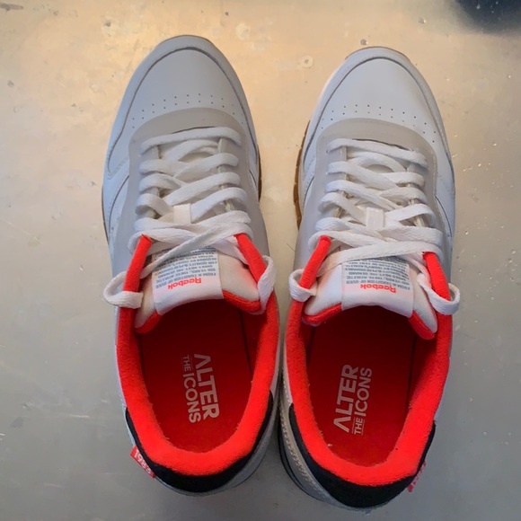 Men’s Reebok Classics - Picture 1 of 7
